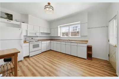 324 E 2nd Street, Dixon, IL 61021 - Photo 10