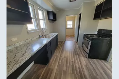 802 Deleon Street, Ottawa, IL 61350 - Photo 2