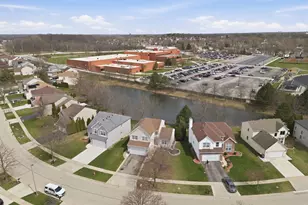 121 Augusta Dr, Streamwood, IL 60107 - Photo 2