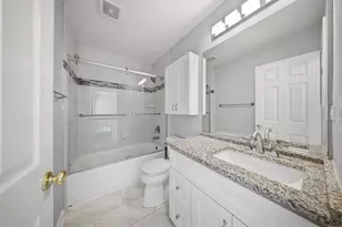 121 Augusta Dr, Streamwood, IL 60107 - Photo 18