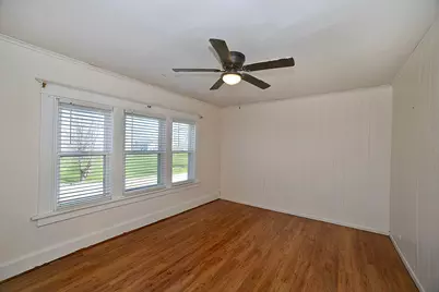 905 E Center Street, Ottawa, IL 61350 - Photo 10