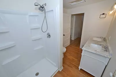 905 E Center Street, Ottawa, IL 61350 - Photo 14