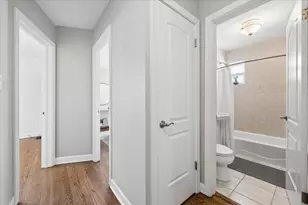 2710 W Berwyn Ave, Chicago, IL 60625 - Photo 18