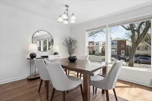 2710 W Berwyn Ave, Chicago, IL 60625 - Photo 10