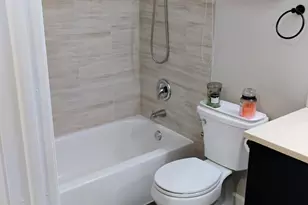 3061 Pheasant Creek Dr, Northbrook, IL 60062 - Photo 14