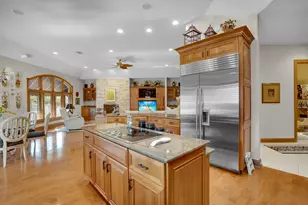 61 Overlook Dr, Golf, IL 60029 - Photo 12