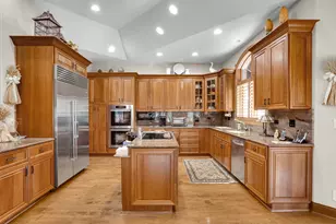 61 Overlook Dr, Golf, IL 60029 - Photo 10