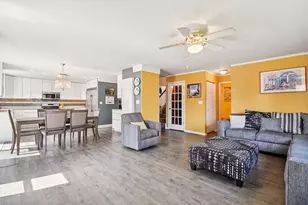1739 Newbridge Cir, Elgin, IL 60123 - Photo 14