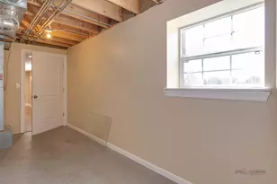 4 Waterton Dr, Streamwood, IL 60107 - Photo 34