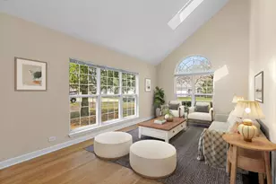 1415 Diamond Dr, Hoffman Estates, IL 60192 - Photo 4