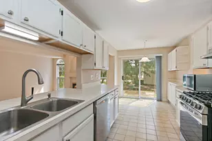 1415 Diamond Dr, Hoffman Estates, IL 60192 - Photo 8