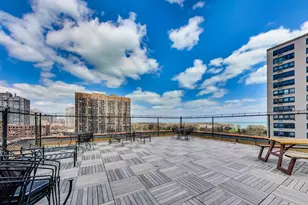 700 W Bittersweet Pl, Chicago, IL 60613 - Photo 18