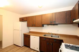 4913 W Oakwood Rd, McHenry, IL 60050 - Photo 8