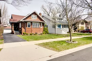 1746 W 104th Pl, Chicago, IL 60643 - Photo 2