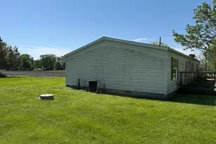 314 1/2 E Seminary Ave, Onarga, IL 60955 - Photo 2