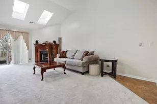 2838 Meadow Ln, Schaumburg, IL 60193 - Photo 6