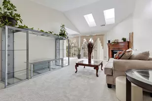 2838 Meadow Ln, Schaumburg, IL 60193 - Photo 4