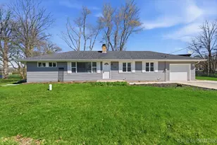 1 Coy Park Dr, Newark, IL 60541 - Photo 1