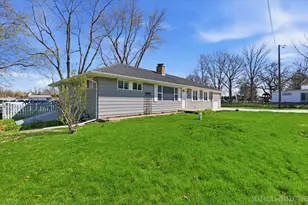 1 Coy Park Dr, Newark, IL 60541 - Photo 2