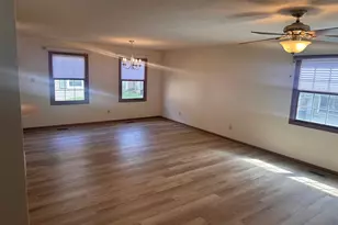 434 Peace Rd, Sycamore, IL 60178 - Photo 4