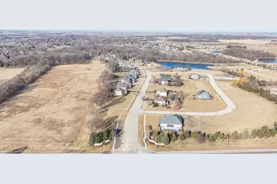 1718 Ellsworth Drive, Sycamore, IL 60178 - Photo 14