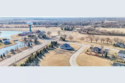 1718 Ellsworth Drive, Sycamore, IL 60178 - Photo 16