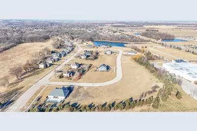 1718 Ellsworth Drive, Sycamore, IL 60178 - Photo 12