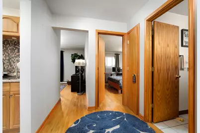 914 N Austin Boulevard #C-9, Oak Park, IL 60302 - Photo 2