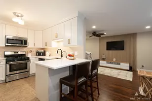 10600 S Brooklodge Ln, Palos Hills, IL 60465 - Photo 8