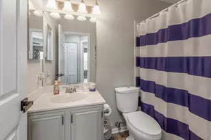 5513 Chantilly Cir, Lake in the Hills, IL 60156 - Photo 10