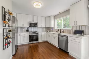 5513 Chantilly Cir, Lake in the Hills, IL 60156 - Photo 6