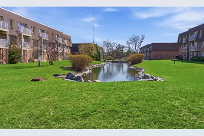 3 Villa Verde Drive #311, Buffalo Grove, IL 60089 - Photo 4