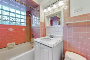 3843 W Addison St, Chicago, IL 60618 - Photo 22