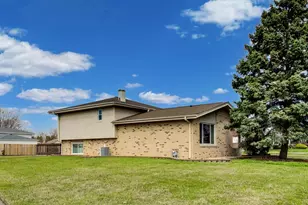 12044 S Holmberg Ct, Alsip, IL 60803 - Photo 4