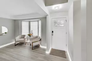 158 Jefferson Ln, Streamwood, IL 60107 - Photo 4