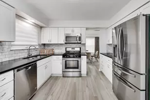 158 Jefferson Ln, Streamwood, IL 60107 - Photo 8