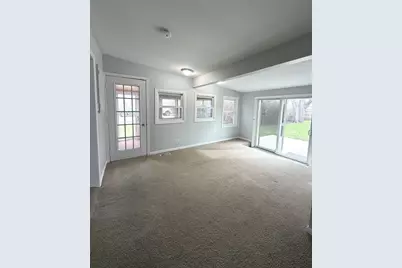 2209 Douglas Avenue, Des Plaines, IL 60018 - Photo 10