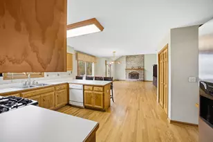 4807 Clearwater Ln, Naperville, IL 60564 - Photo 8