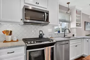 231 Lenox Ct, Grayslake, IL 60030 - Photo 14