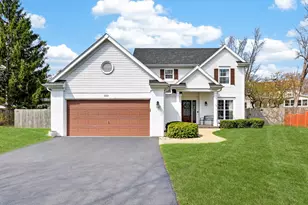 231 Lenox Ct, Grayslake, IL 60030 - Photo 1