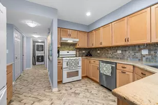 1385 Spencer Ln, Batavia, IL 60510 - Photo 6