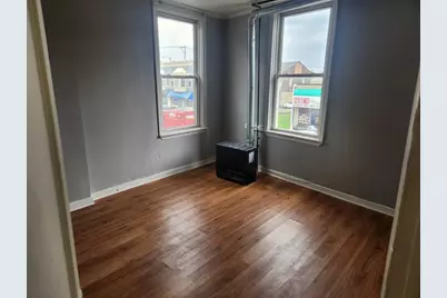 8 E Railroad Street #3, Sandwich, IL 60548 - Photo 4