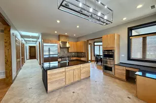 1S701 Eisenhower Rd, Oakbrook Terrace, IL 60181 - Photo 6