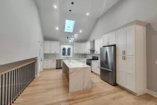 8416 Mansfield Ave, Burbank, IL 60459 - Photo 4