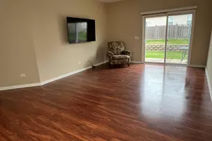 8225 Tremont Ln, Joliet, IL 60431 - Photo 6