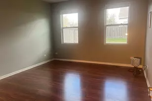 8225 Tremont Ln, Joliet, IL 60431 - Photo 10