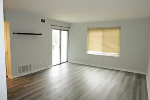 6182 Pinewood Ct, Willowbrook, IL 60527 - Photo 2