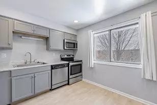 342 Klein Creek Ct, Carol Stream, IL 60188 - Photo 8