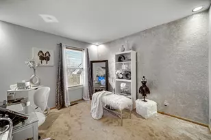 2426 Courtyard Cir, Aurora, IL 60506 - Photo 12