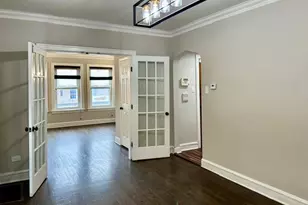 8204 S Exchange Ave, Chicago, IL 60617 - Photo 2